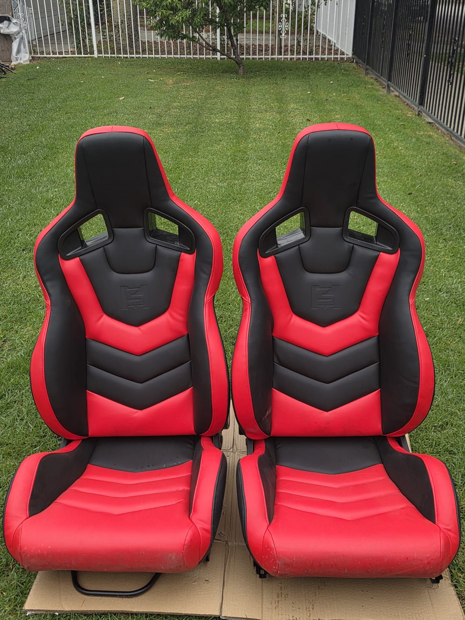 Universal Racing Seats