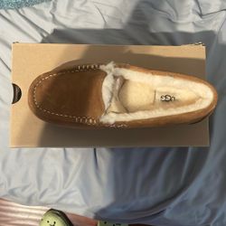 UGG Slippers Women’s Size 8 