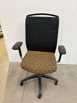 Adjustable Office Chair with Armrests