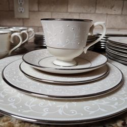 Retired Lenox Pearl Innocence Place Settings