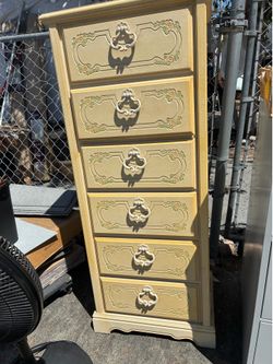 BEAUTIFUL  REAL WOOD VINTAGE CABINET WITH NICE DESIGN