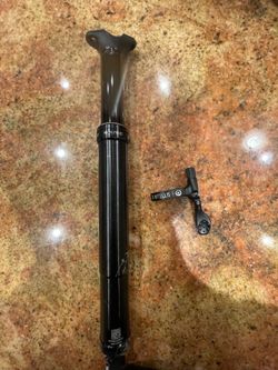 Dropper post