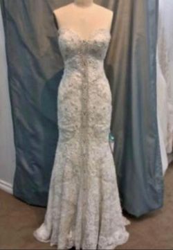 Wedding Dress Size 10 Retail Price $5,900