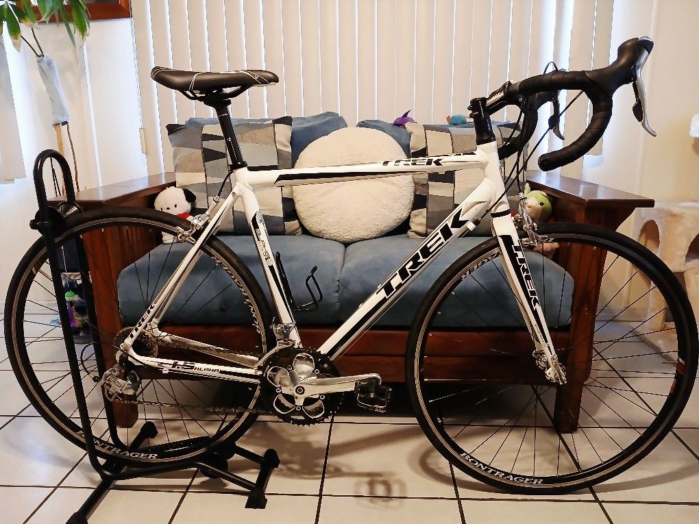 Trek Roadbike Size 56cm Large Shimano Tiagra 18 Speeds Very Good Conditions