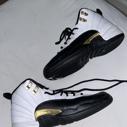 12 Jordans 4.5 Y