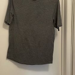 Lululemon T-shirt Large 