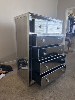 Mirror Dresser chest 5 Large Drawers