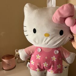 Hello kitty backpack plushy 