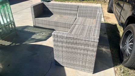 Patio sit with cushions