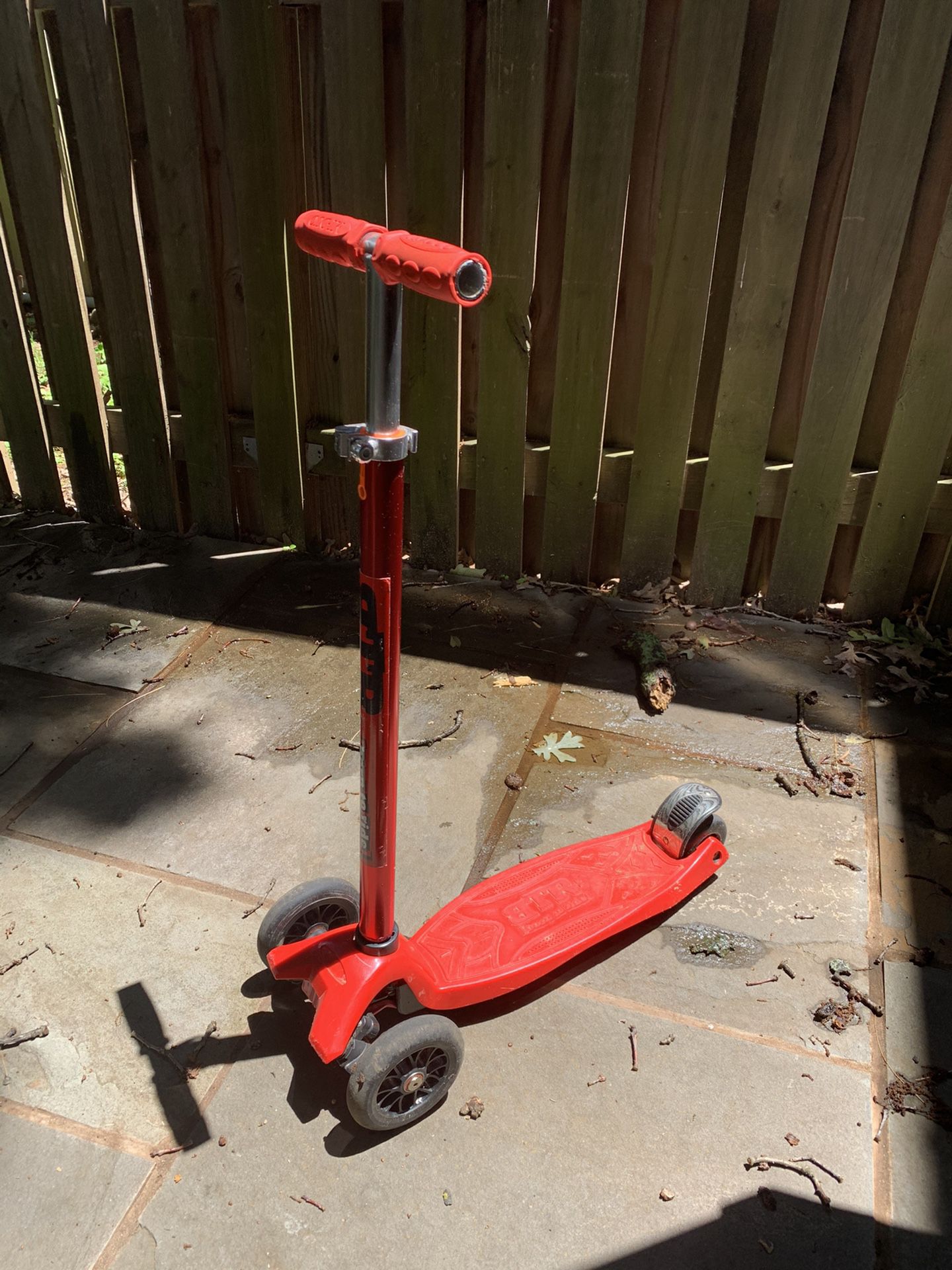 Kid’s Scooter (3 wheels)