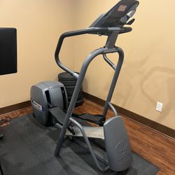 Precor Elliptical Machine 5.17i
