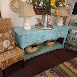 CUTE ENTRY TABLE AT PICKY PINCHERS 3643 5TH AVE N ST PETE FREE DELIVERY