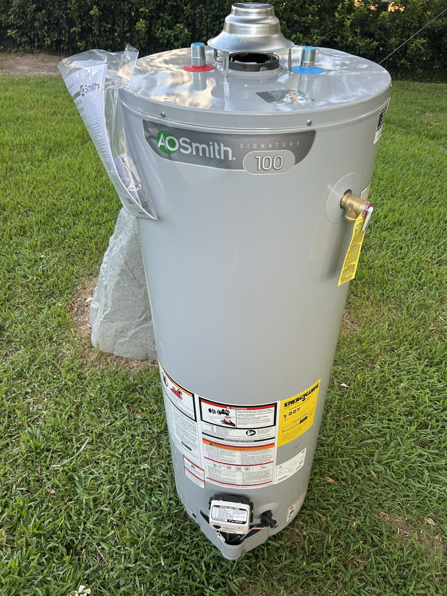 Gas Water Heater 40 Gallons, Pick Up Only