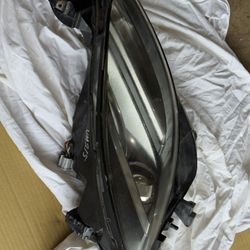2010 Mazda6 headlight passenger side OEM Xenon