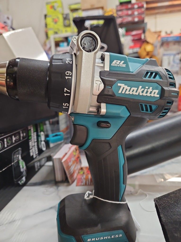 MAKITA 18V LXT CORDLES BRUHLESS SPEED HAMMER DRILL TOOL ONLY NEW 