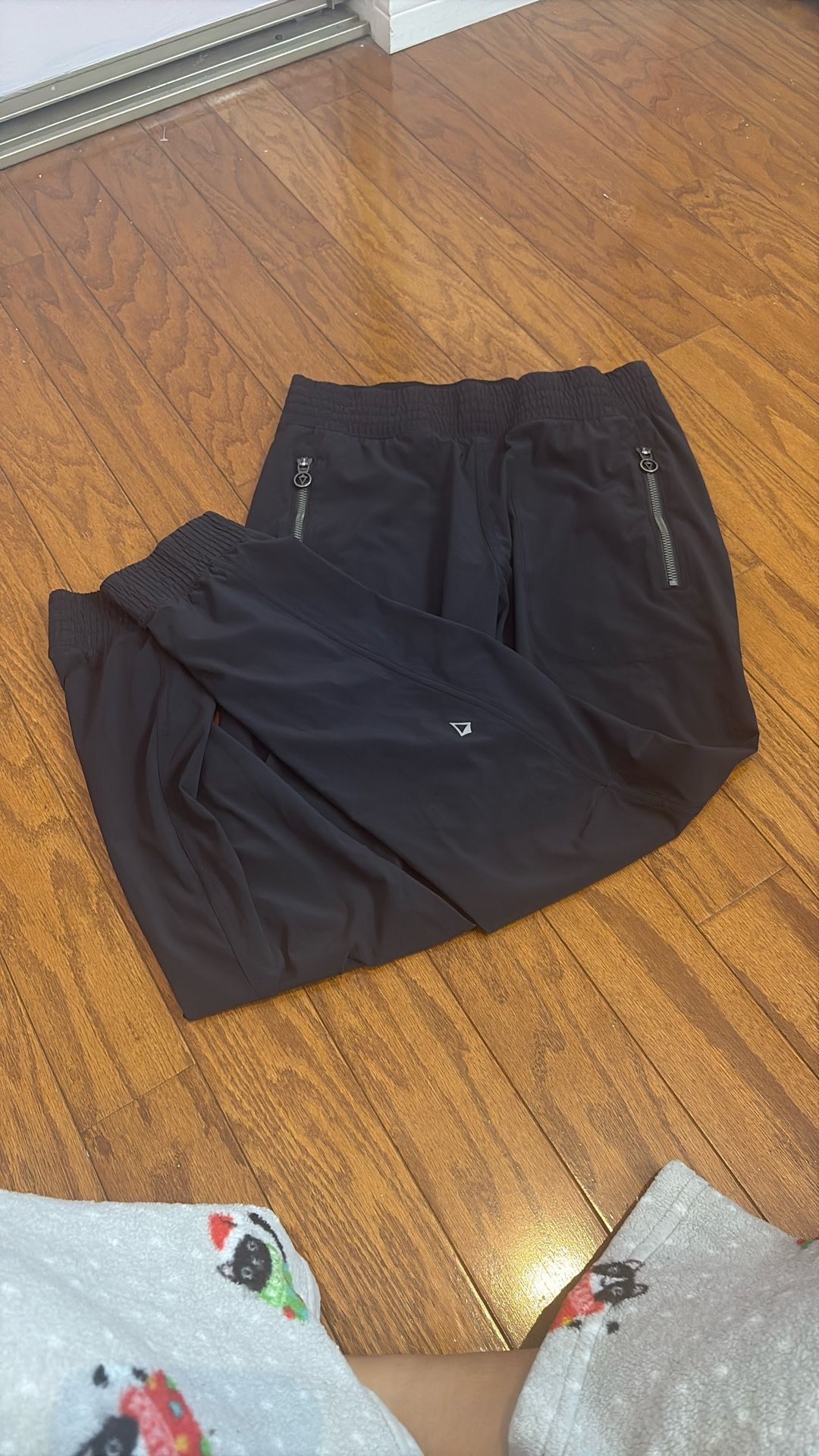 Ivivva by lululemon joggers