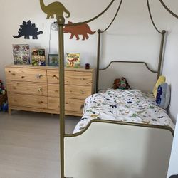 Twin Bed 4 Post $80