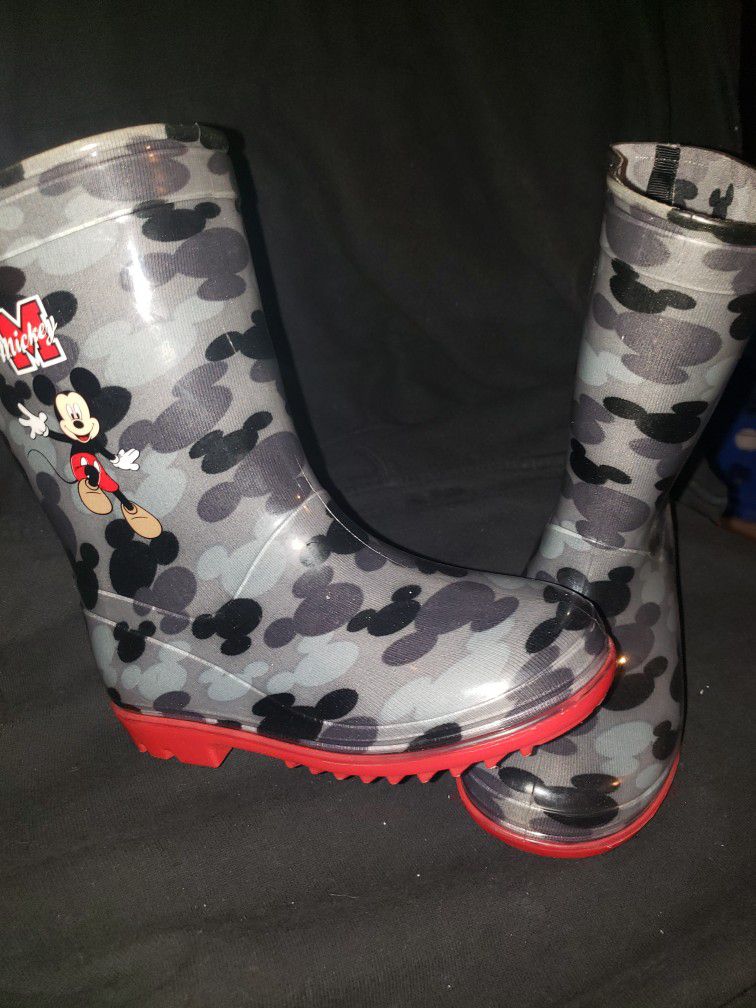 Size 10 Kids Rain Boots $15