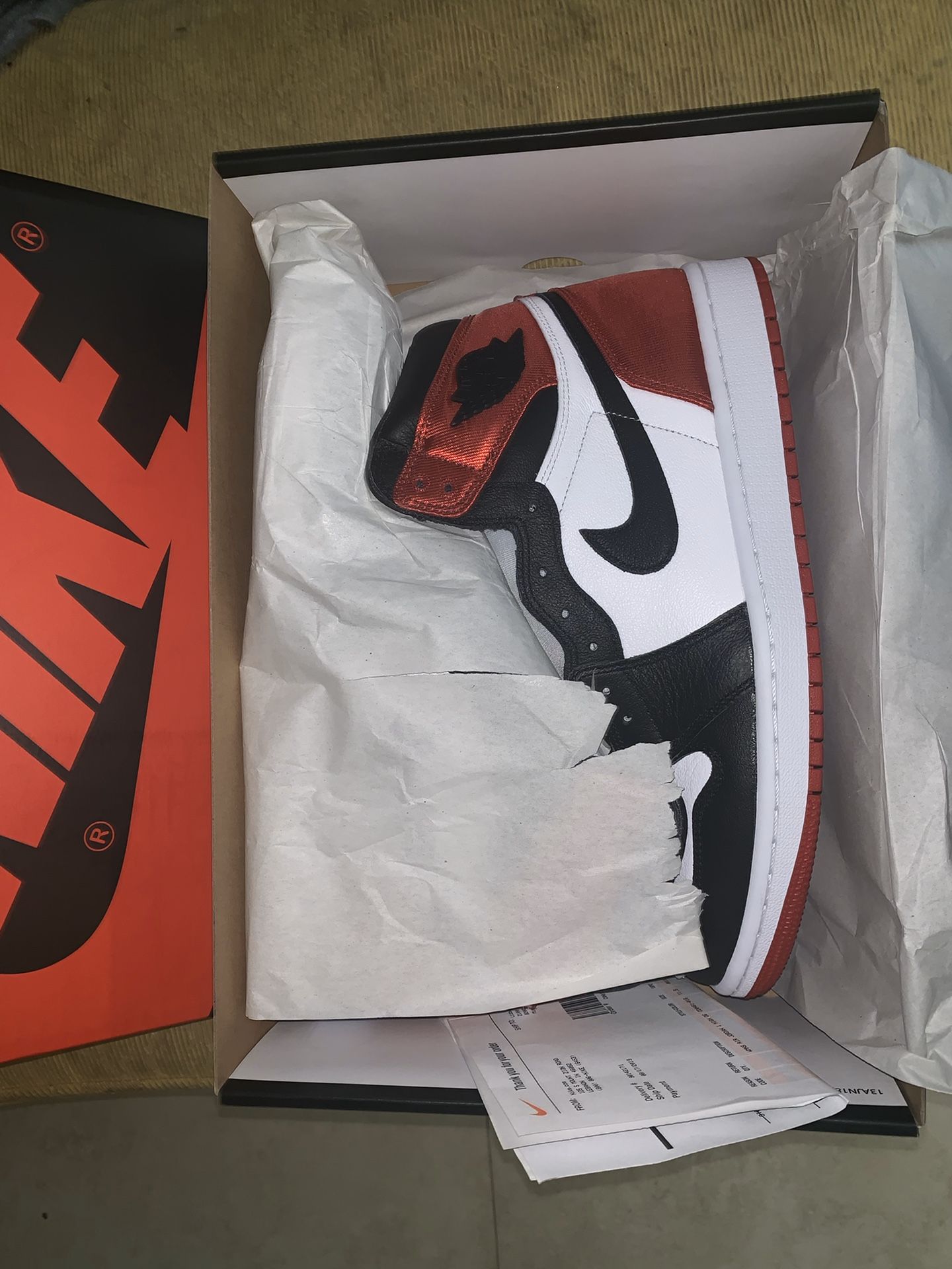 Air Jordan 1 Satin Black Toe