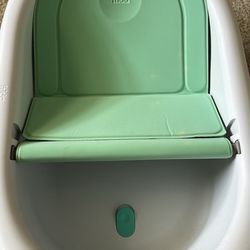 Frida Baby Bathtub