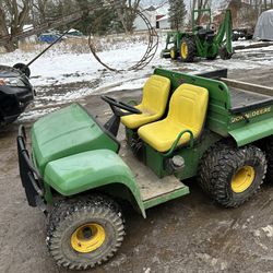 John Deere 6x4 Gator