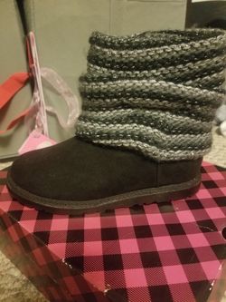 Girls boots