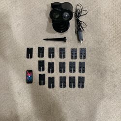 $50 New • Outdoor LED Projector Lights • 16 Slide Discs • Remote