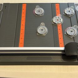 Fiskars Original Rotary Paper Trimmer Plus 6 Blades