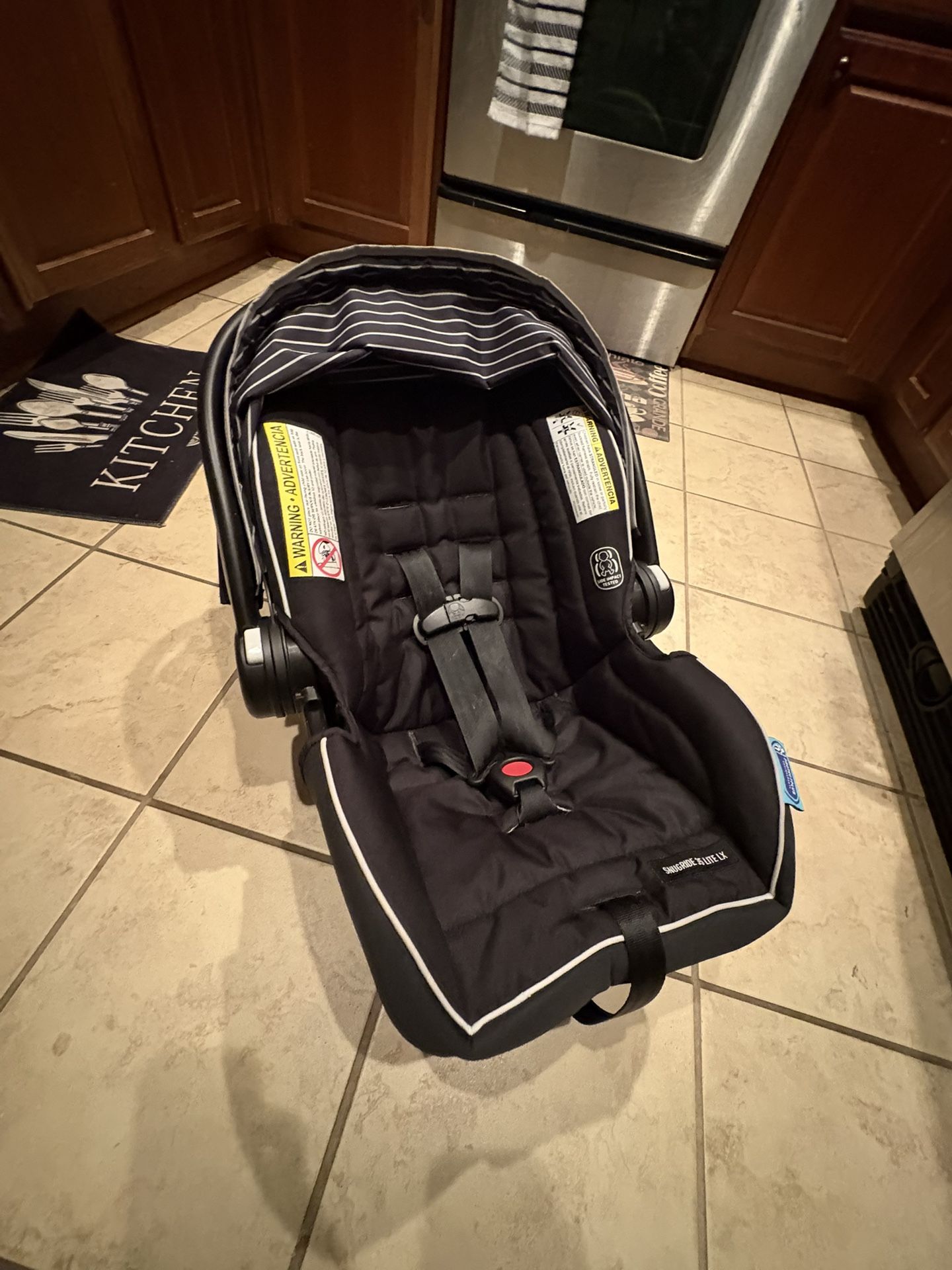 Graco SnugRide Lite LX Infant Car seat