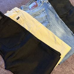 4 Pairs Of Men’s Jeans