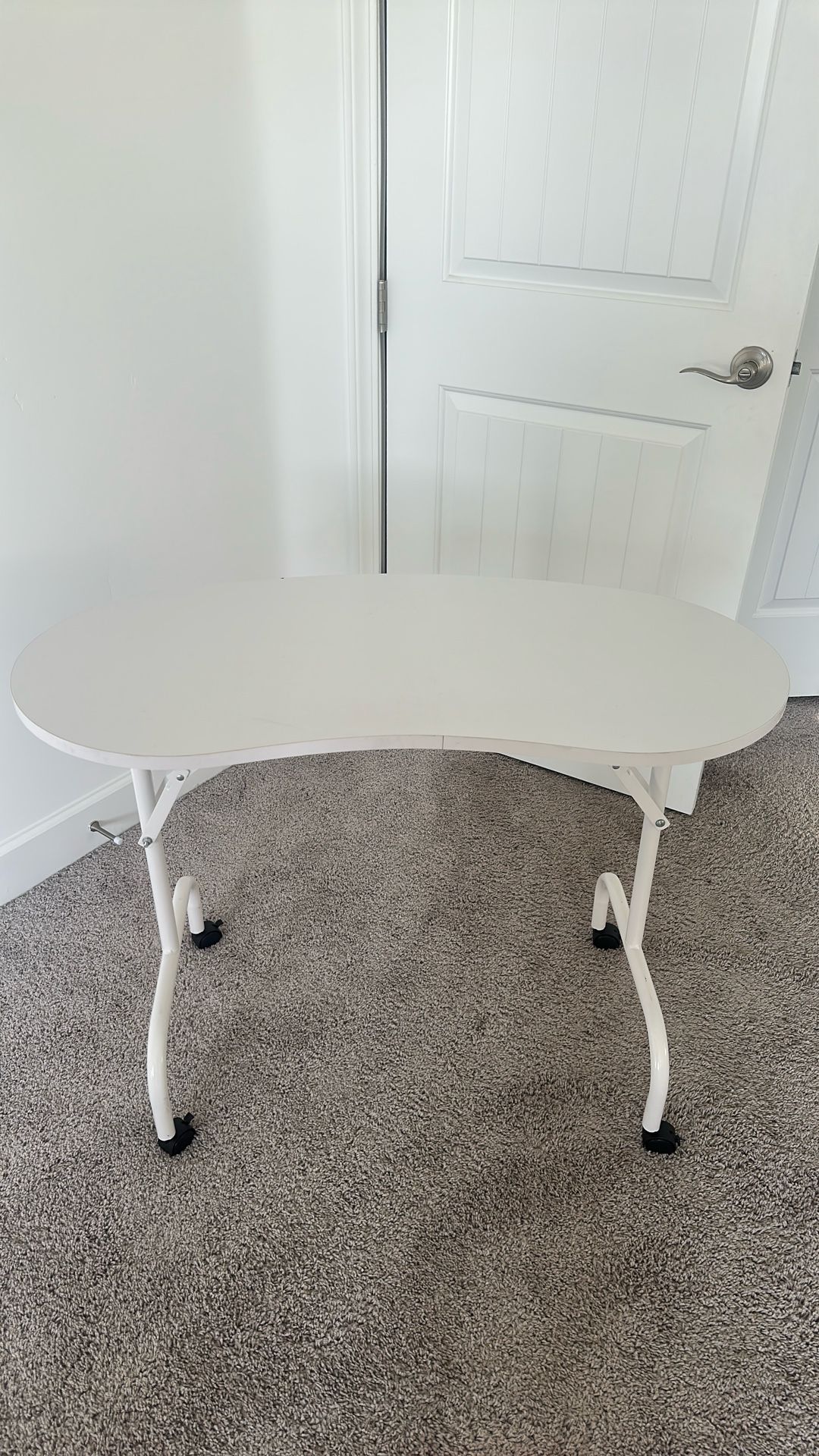 Nail Table