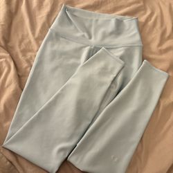 ALO LEGGINGS AND SPORTS BRA