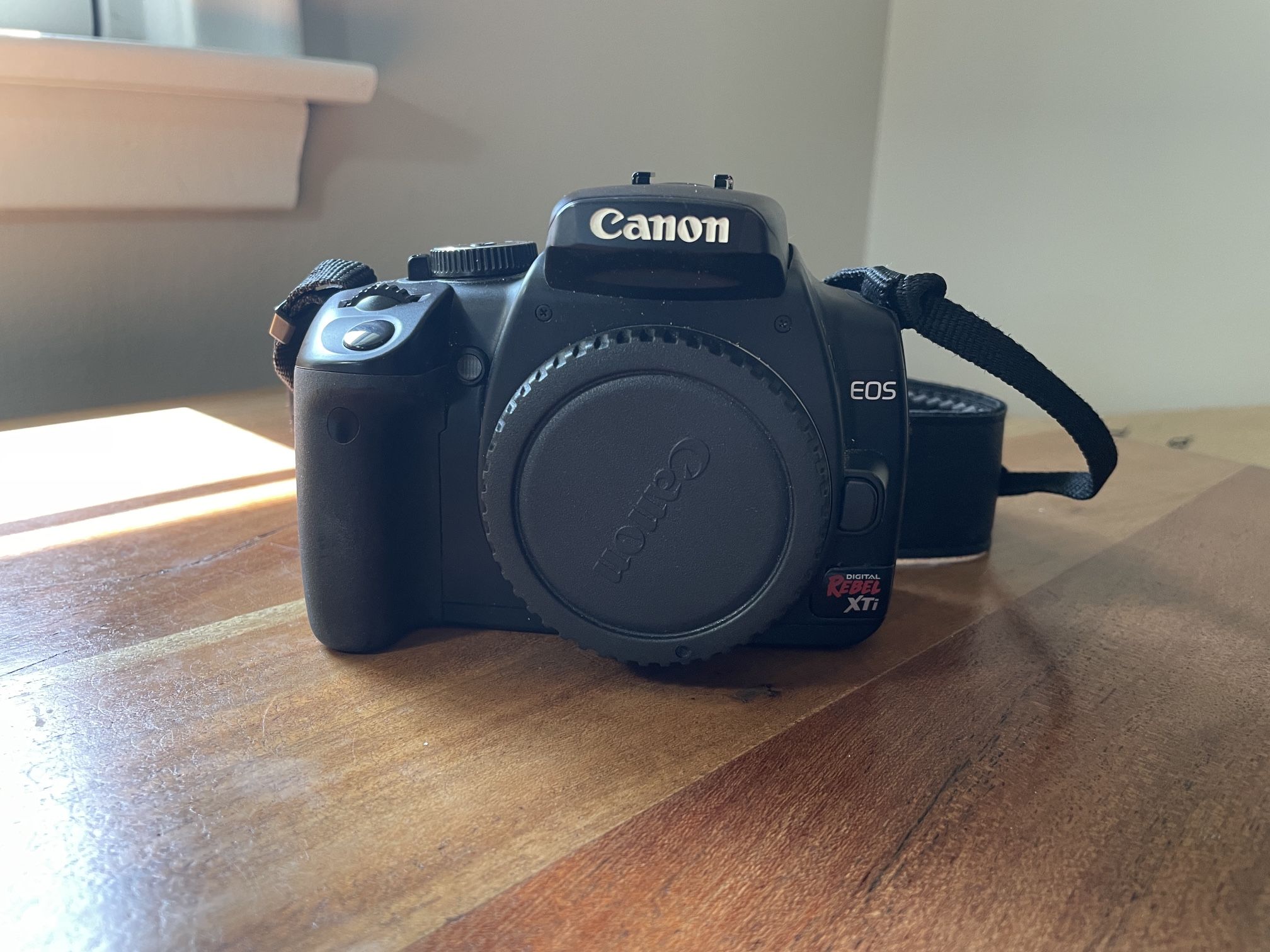 Cannon Rebel Xti - Like New