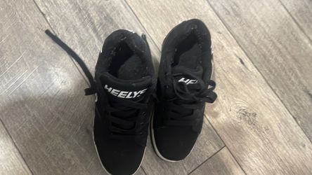 Heelys skate shoes