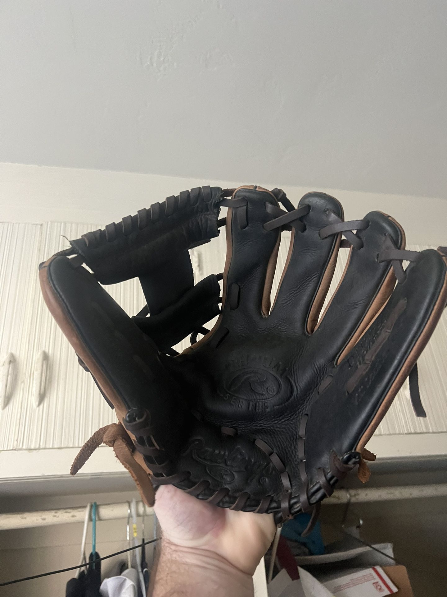 RAWLINGS - D112PTB "Premium Series" - Genuine Leather - 11.25" - Black & Brown. Baseball Softball Glove