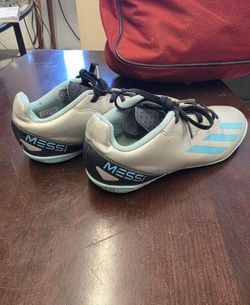 Boys Messi Crazyfast Addidas in size 4, used