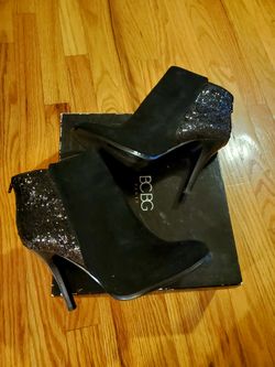 Women's BCBG Ankle Booties Size 8.5
