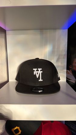 Upside down LA Snap Back Black