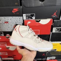 Jordan Platinum Tint 11s size 10.5  USED But Clean 