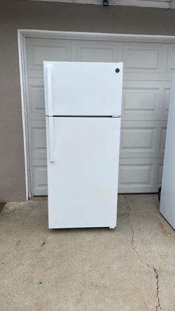 GENERA ELECTRIC WHITE REFRIGERATOR