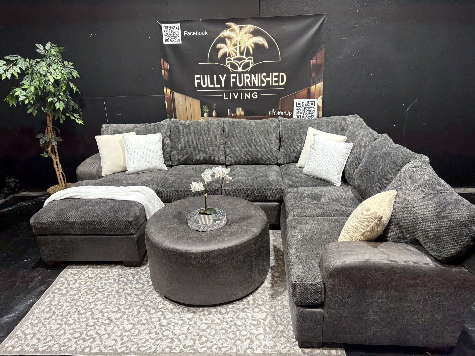 Sectional/couch/sofa,size98x118x60, pickup Tampa, delivery available