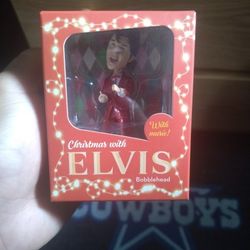 Elvis Bobblehead Sings Music 
