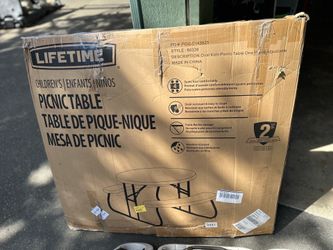 BRAND NEW KIDS PICNIC TABLE