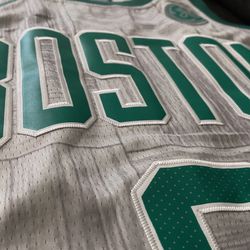 Jayson Tatum Boston Celtics Jersey for Sale in Phoenix, AZ - OfferUp