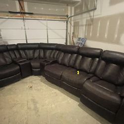 Value City  7 Piece Sectional Couch 