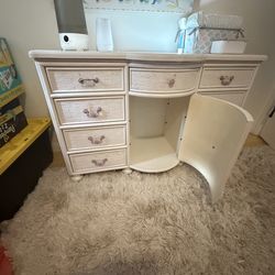 9-Drawer Dresser with Center Storage Cabinet