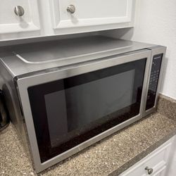 Stainless Steel Countertop Microwave – Great Condition