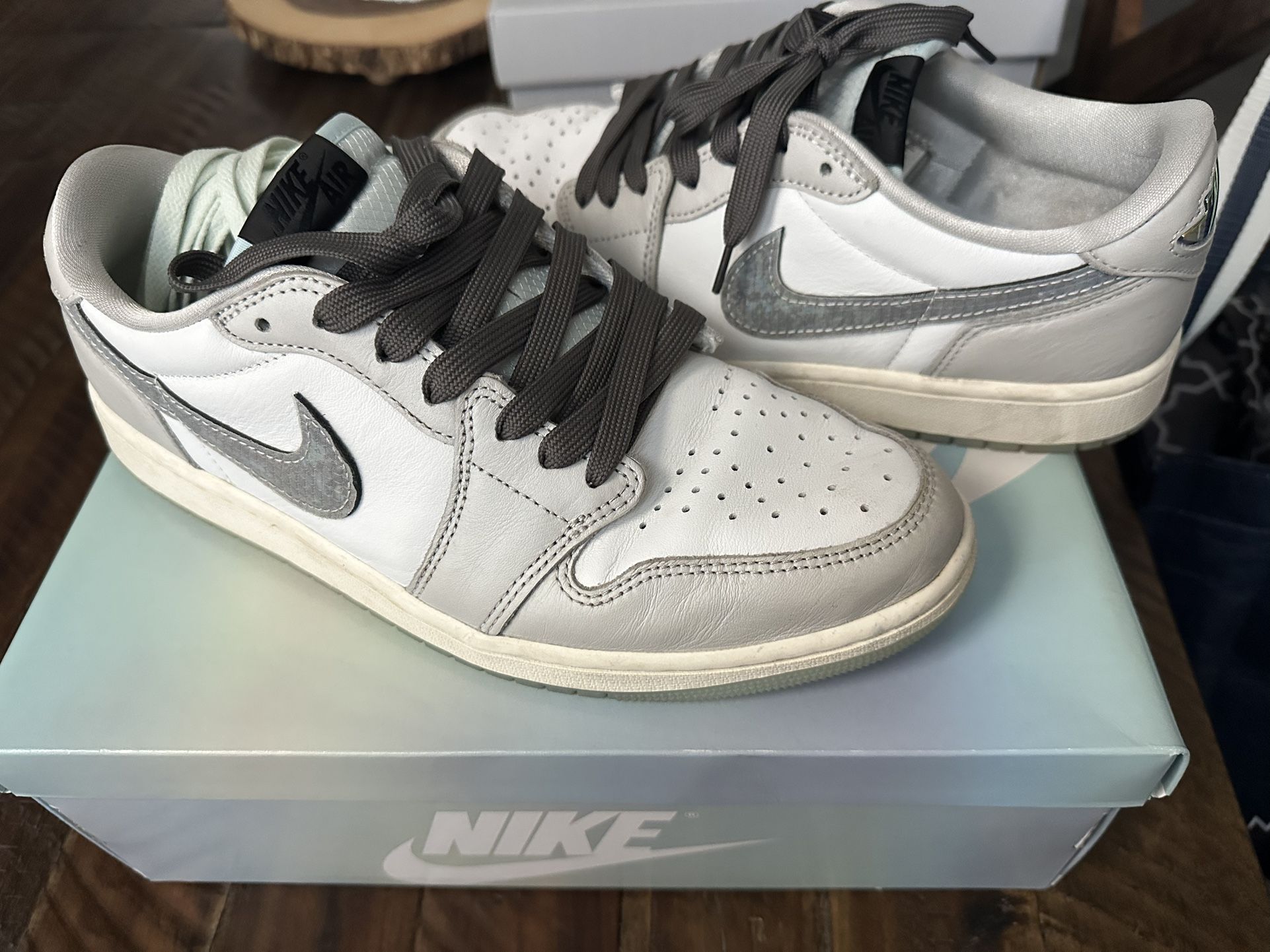 Air Jordan 1 Retro Low OG CNY