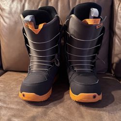 New Size 7 Snowboard Boots Burton Moto