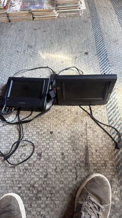 Car DVD set of 2 all cords brand new
